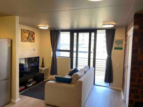Lovely open and sunny 2-bedroom apartment